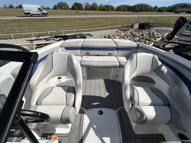 Slide: The Image of Tahoe 700 2019 - 16