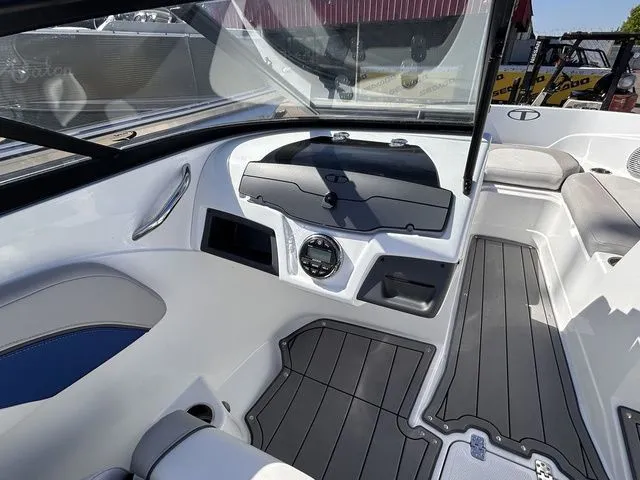 Slide: The Image of Tahoe 700 2019 - 19