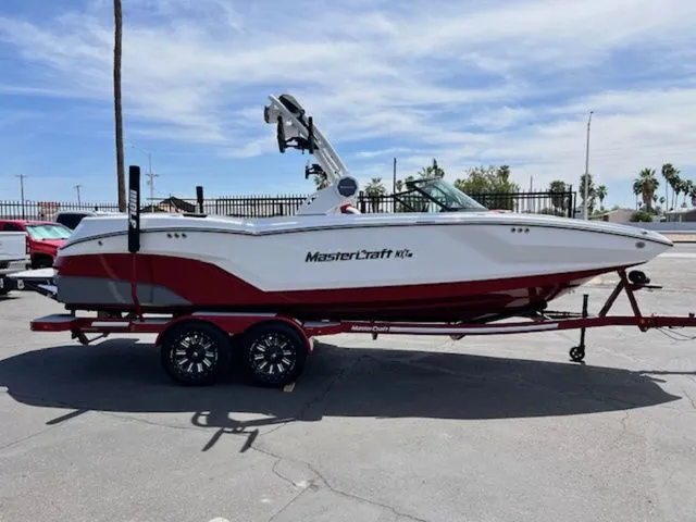 Slide: The Image of MasterCraft NXT24 2026 - 13