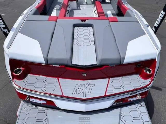 Slide: The Image of MasterCraft NXT24 2026 - 18