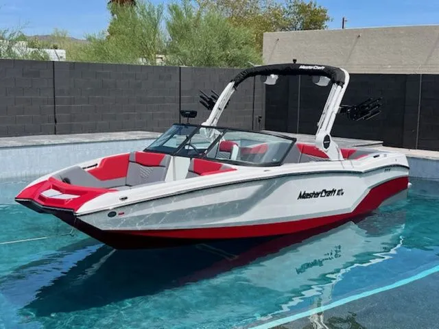 Slide: The Image of MasterCraft NXT24 2026 - 2