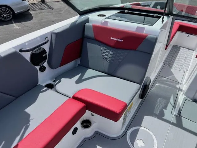 Slide: The Image of MasterCraft NXT24 2026 - 22