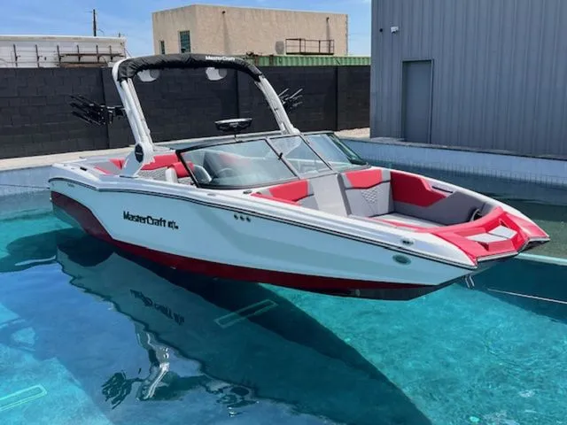 Slide: The Image of MasterCraft NXT24 2026 - 4