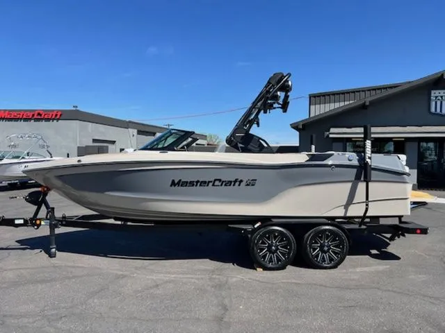 Slide: The Image of MasterCraft XT23 2026 - 10