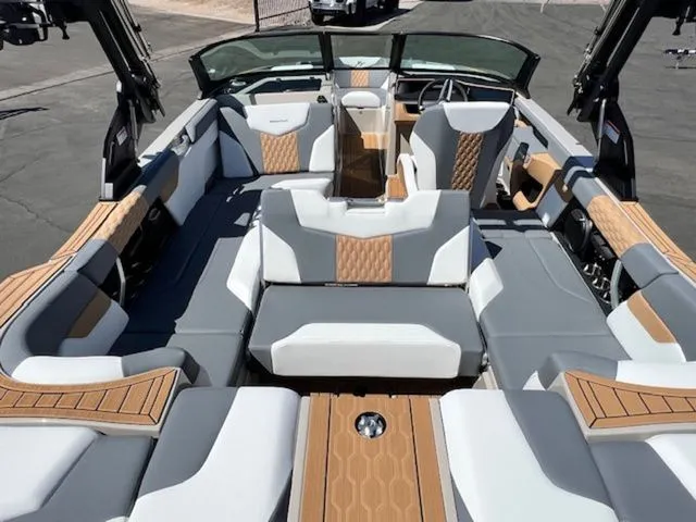 Slide: The Image of MasterCraft XT23 2026 - 21