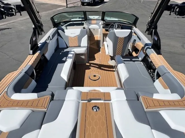 Slide: The Image of MasterCraft XT23 2026 - 22