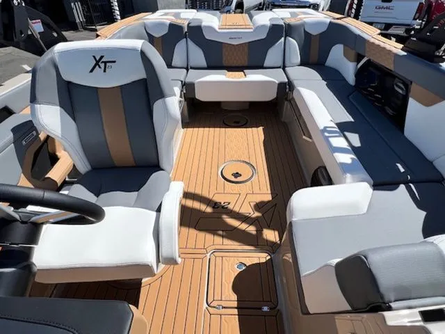 Slide: The Image of MasterCraft XT23 2026 - 30