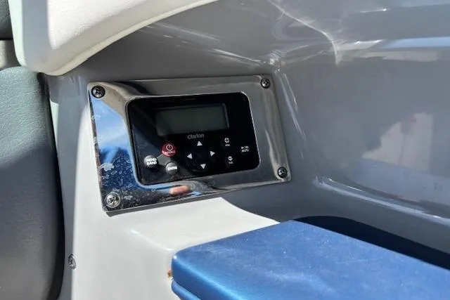 Slide: The Image of Control panel on a 2014 Chaparral 226 SSi boat dashboard. - 31