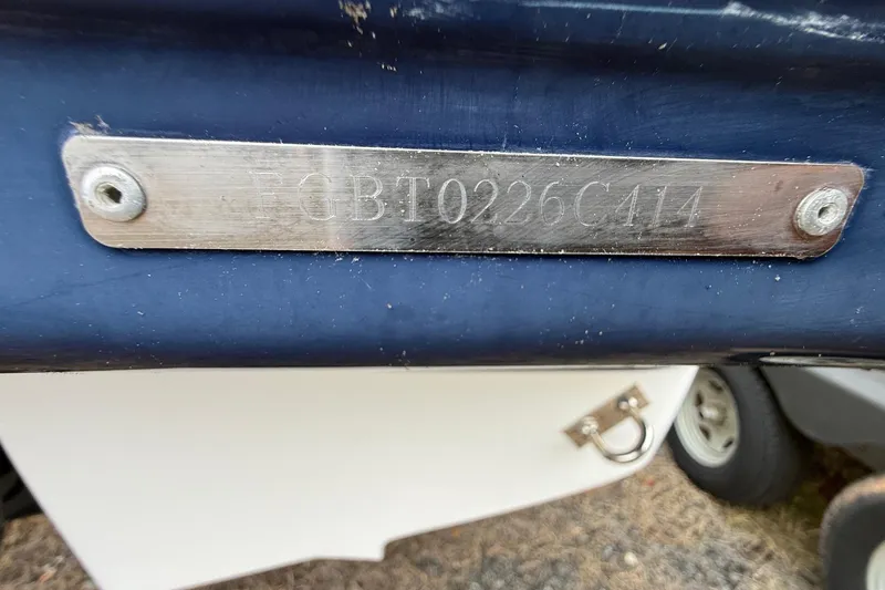 Slide: The Image of 2014 Chaparral 226 SSi boat identification plate with serial number. - 5