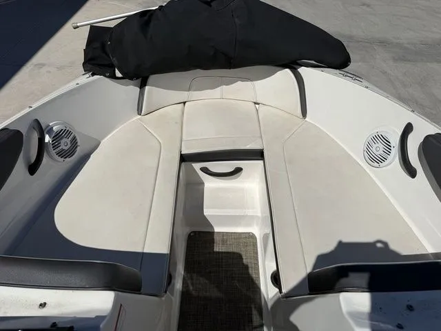 Slide: The Image of Sea Ray SPX 190 2018 - 10