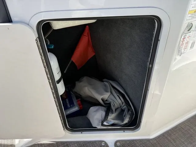 Slide: The Image of Sea Ray SPX 190 2018 - 13