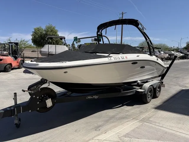 Slide: The Image of Sea Ray SPX 190 2018 - 4