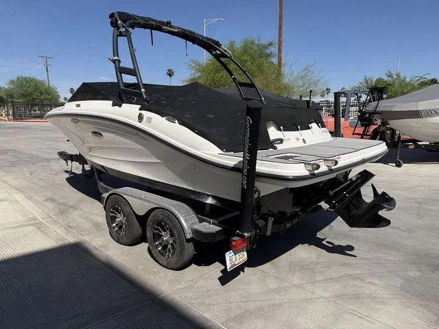 Slide: The Image of Sea Ray SPX 190 2018 - 6