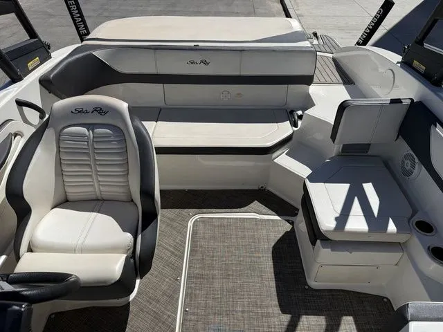 Slide: The Image of Sea Ray SPX 190 2018 - 8