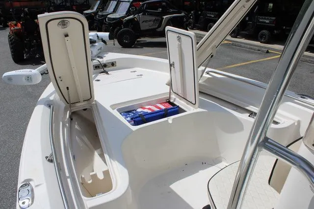 Slide: The Image of Sea Chaser 21 LX Bay 2021 - 16