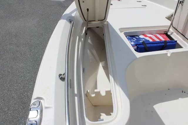 Slide: The Image of Sea Chaser 21 LX Bay 2021 - 17