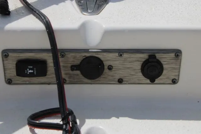 Slide: The Image of Sea Chaser 21 LX Bay 2021 - 18