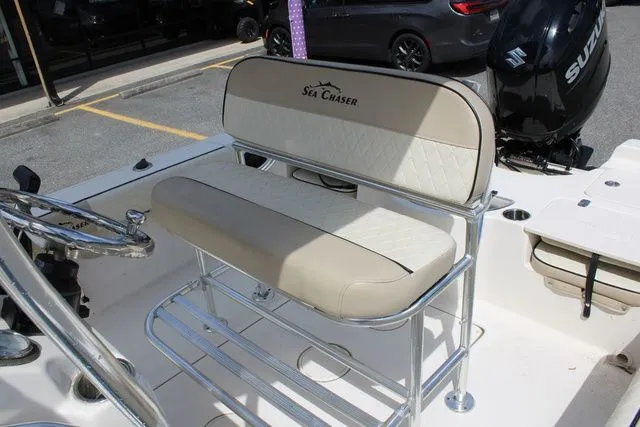 Slide: The Image of Sea Chaser 21 LX Bay 2021 - 21