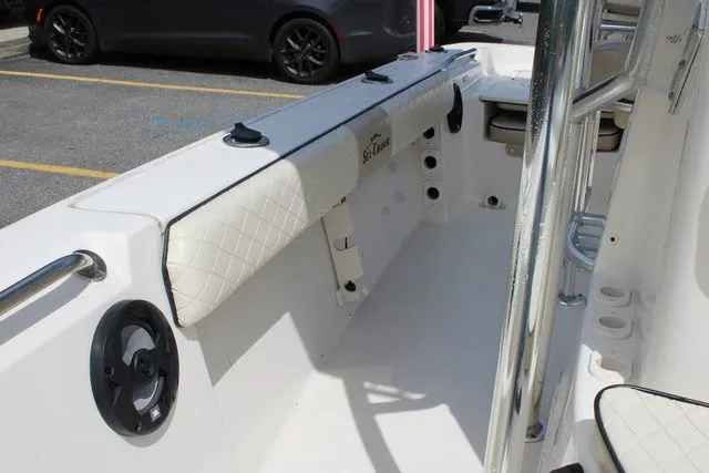 Slide: The Image of Sea Chaser 21 LX Bay 2021 - 32