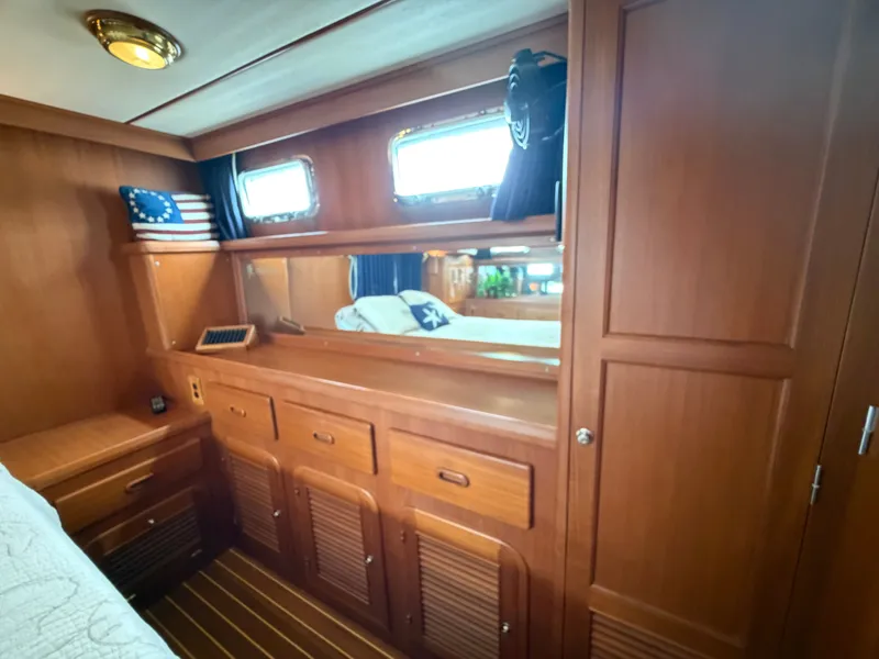 Slide: The Image of Interior of 2002 Heritage East 36 Sundeck yacht. - 11