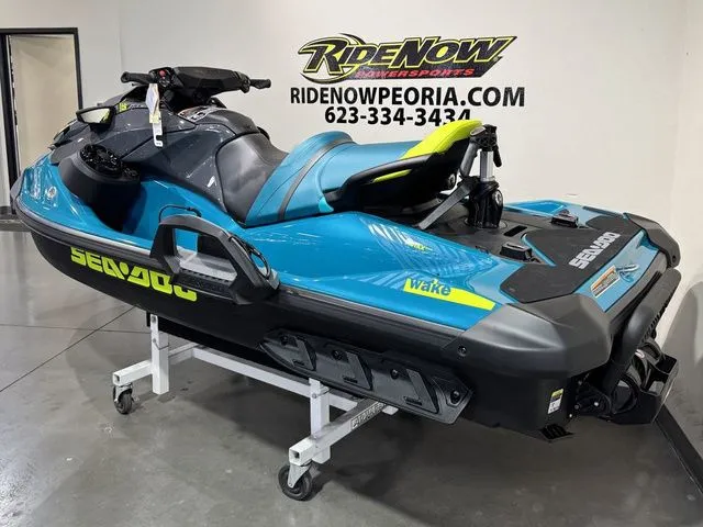 Slide: The Image of Sea-Doo Wake 170 BRP Premium Audio, iDF, iBR 2026 - 10