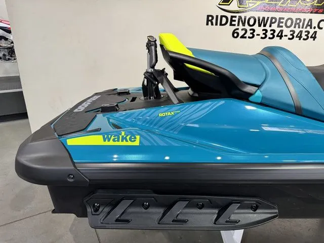 Slide: The Image of Sea-Doo Wake 170 BRP Premium Audio, iDF, iBR 2026 - 18