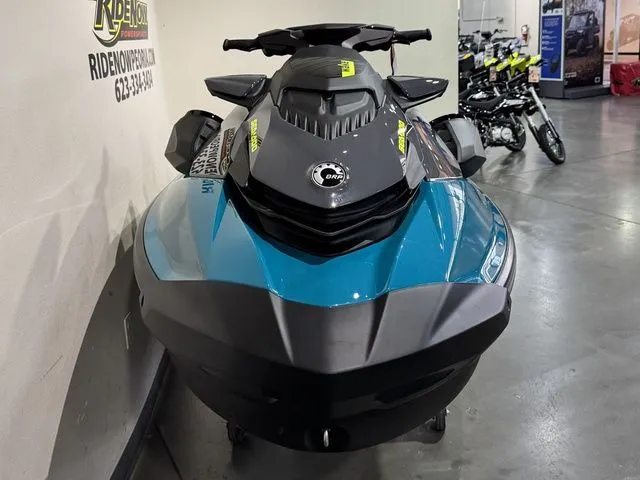 Slide: The Image of Sea-Doo Wake 170 BRP Premium Audio, iDF, iBR 2026 - 4