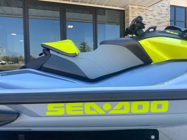 Slide: The Image of Sea-Doo RXP-X 2026 - 18