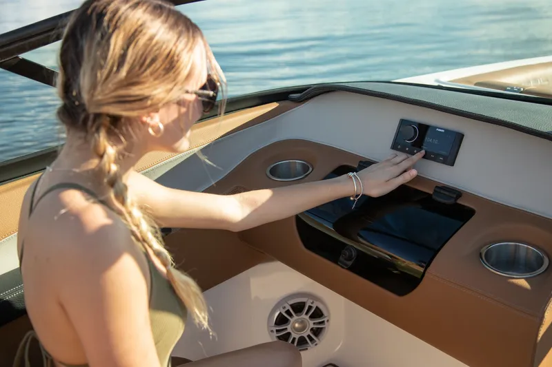 Slide: The Image of Regal LS2 Surf Ultimate 2026 - 21