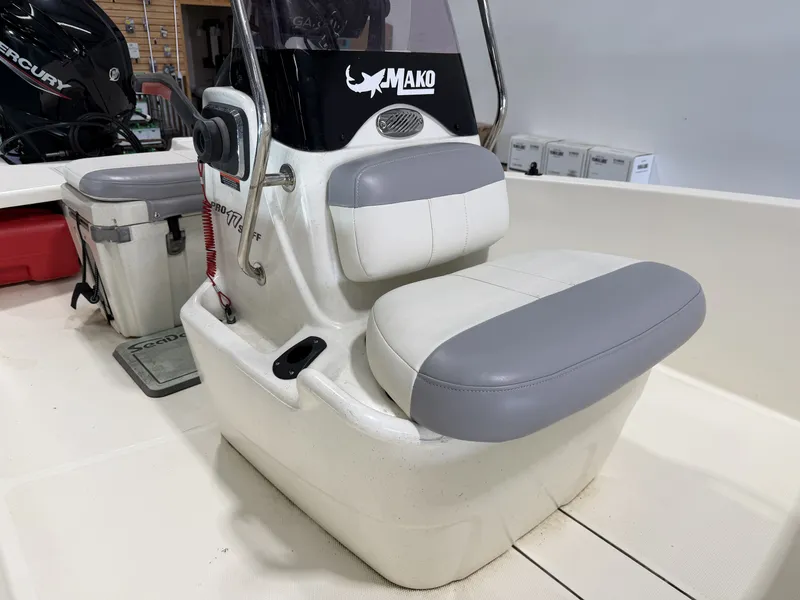 Slide: The Image of Mako Pro Skiff 17 CC 2022 - 13