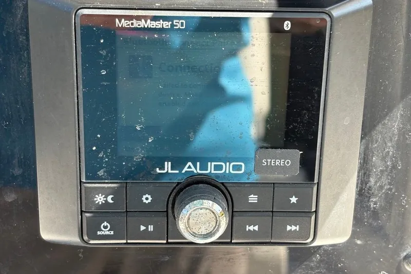 Slide: The Image of Yamaha tachometer displaying 284.1 hours on a 2018 Sea Hunt Ultra 225 boat. - 61