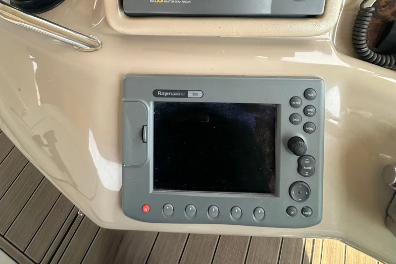 Slide: The Image of Raymarine C80 display on 1998 Sea Ray 450 Sundancer yacht dashboard. - 22