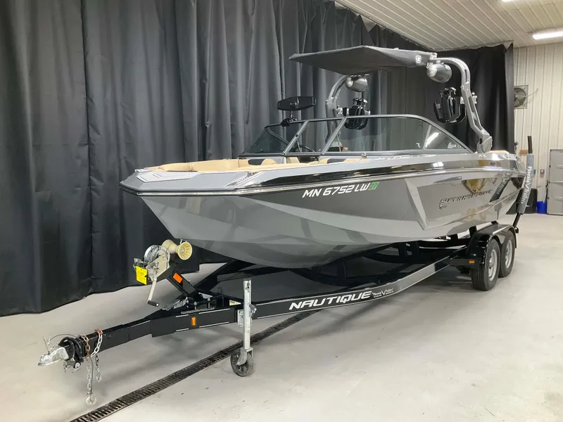 Slide: The Image of Nautique Super Air Nautique GS22 2019 - 1