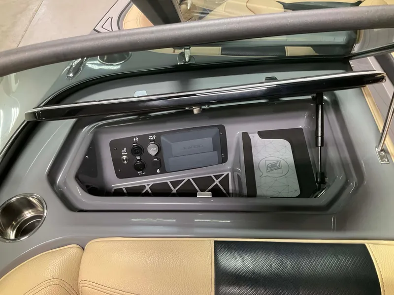 Slide: The Image of Nautique Super Air Nautique GS22 2019 - 16
