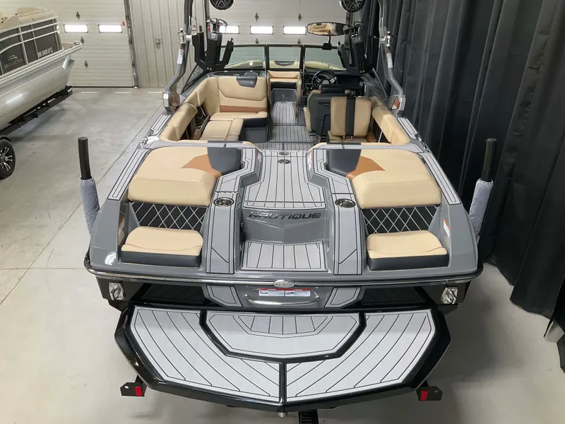 Slide: The Image of Nautique Super Air Nautique GS22 2019 - 4