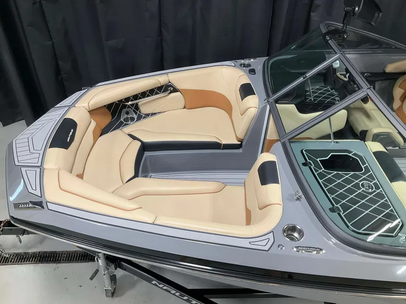 Slide: The Image of Nautique Super Air Nautique GS22 2019 - 9