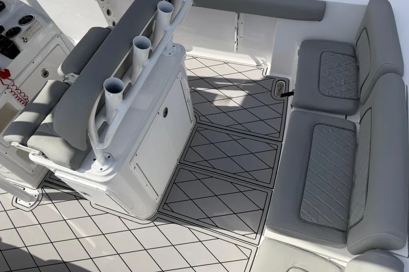 Slide: The Image of Sportsman Heritage 231 Center Console 2016 - 121