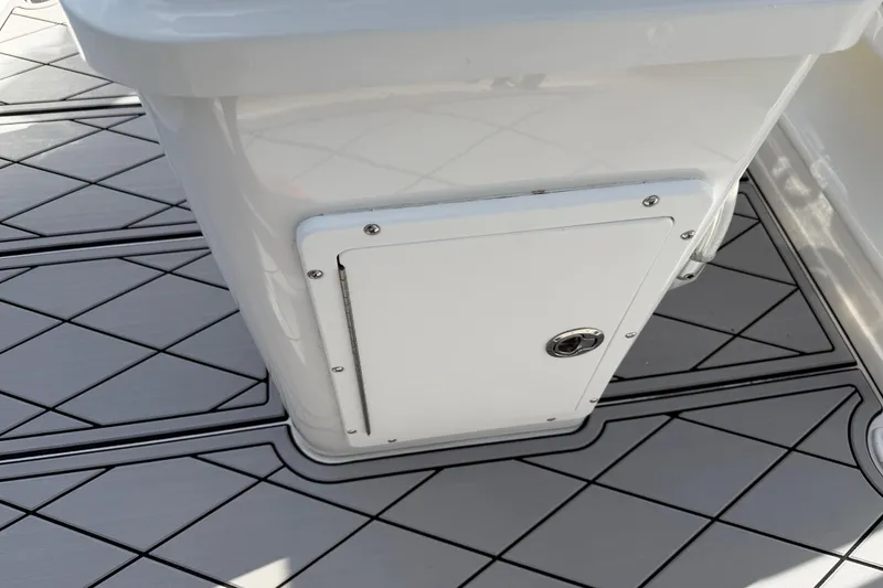 Slide: The Image of Sportsman Heritage 231 Center Console 2016 - 66