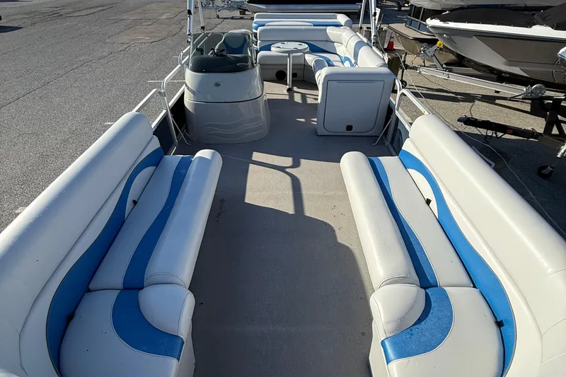 Slide: The Image of 2012 SunCatcher LV 228 Cruise pontoon boat with spacious seating and modern design. - 9