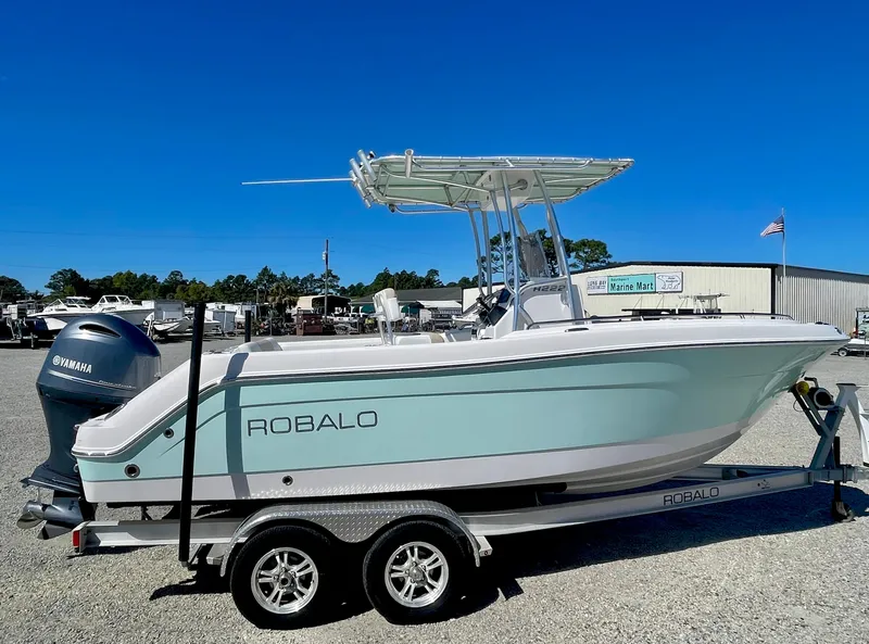 Slide: The Image of Robalo R222 2018 - 2