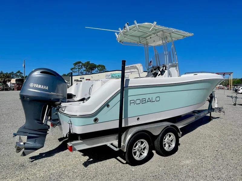 Slide: The Image of Robalo R222 2018 - 3