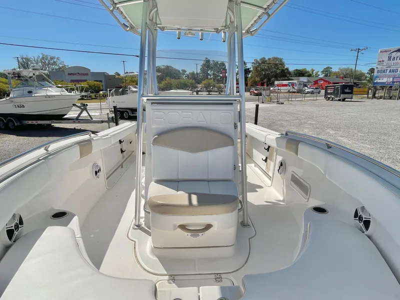 Slide: The Image of Robalo R222 2018 - 36