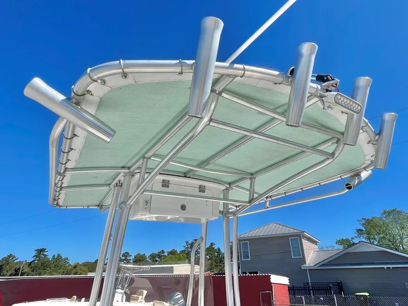 Slide: The Image of Robalo R222 2018 - 43