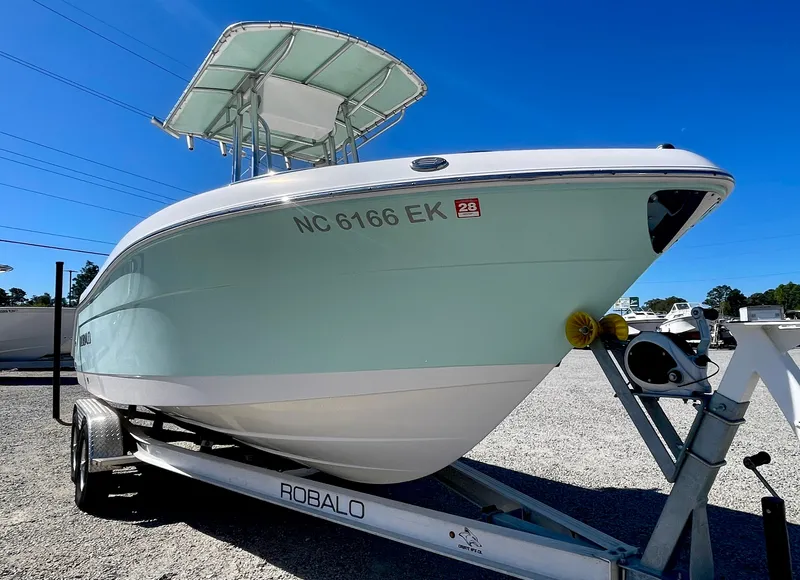 Slide: The Image of Robalo R222 2018 - 45