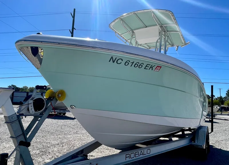 Slide: The Image of Robalo R222 2018 - 46