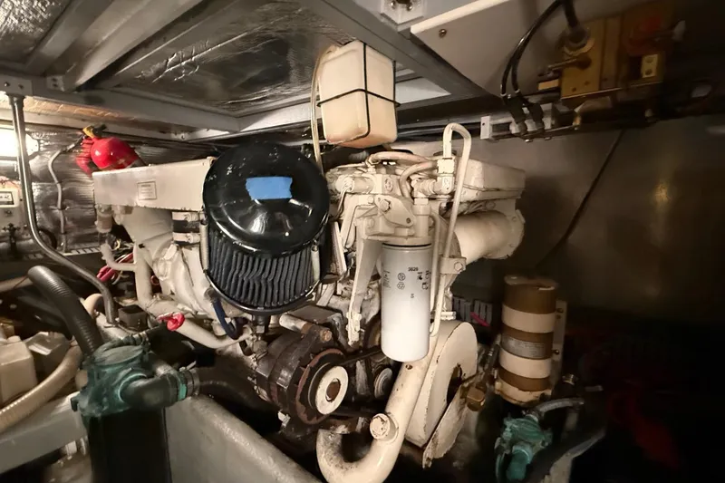 Slide: The Image of Mainship 430 Trawler - 22