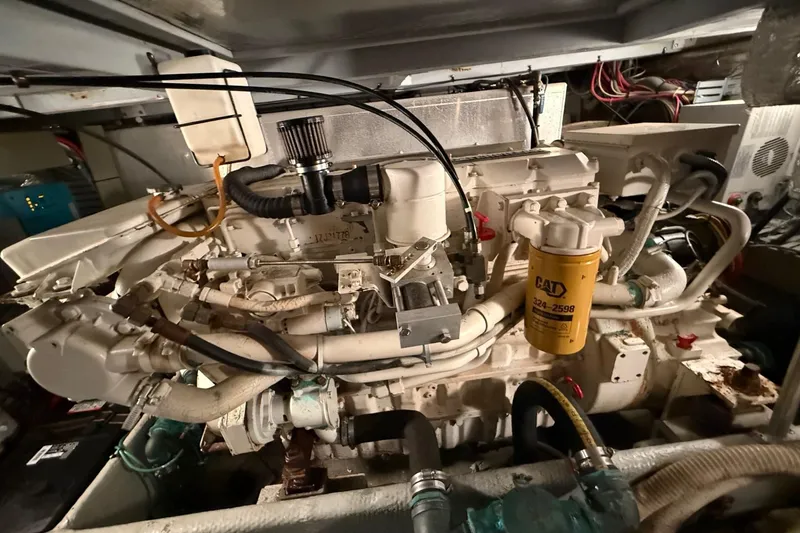 Slide: The Image of Mainship 430 Trawler - 24