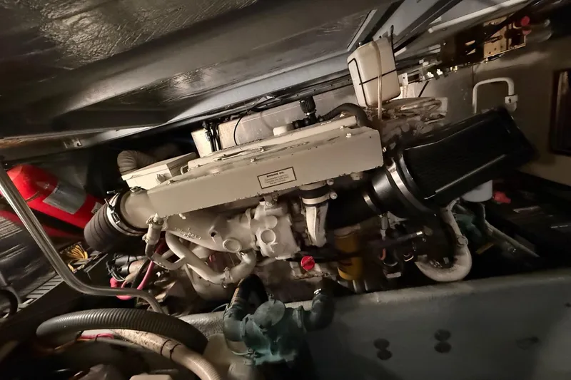 Slide: The Image of Mainship 430 Trawler - 25