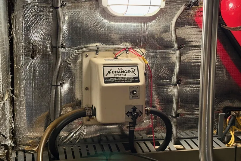 Slide: The Image of Mainship 430 Trawler - 26