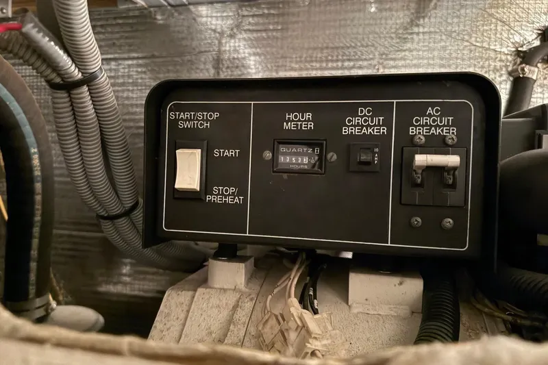 Slide: The Image of Mainship 430 Trawler - 28